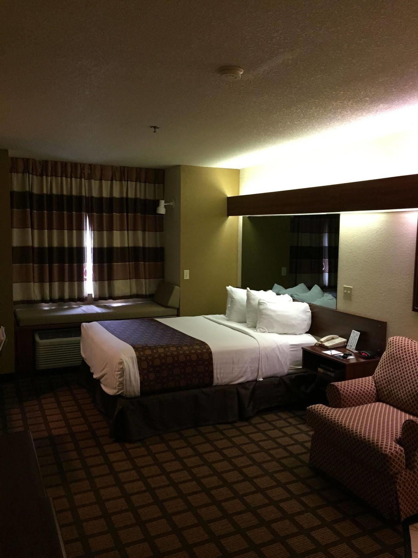 Microtel Inn & Suites By Wyndham Green Bay Exteriör bild